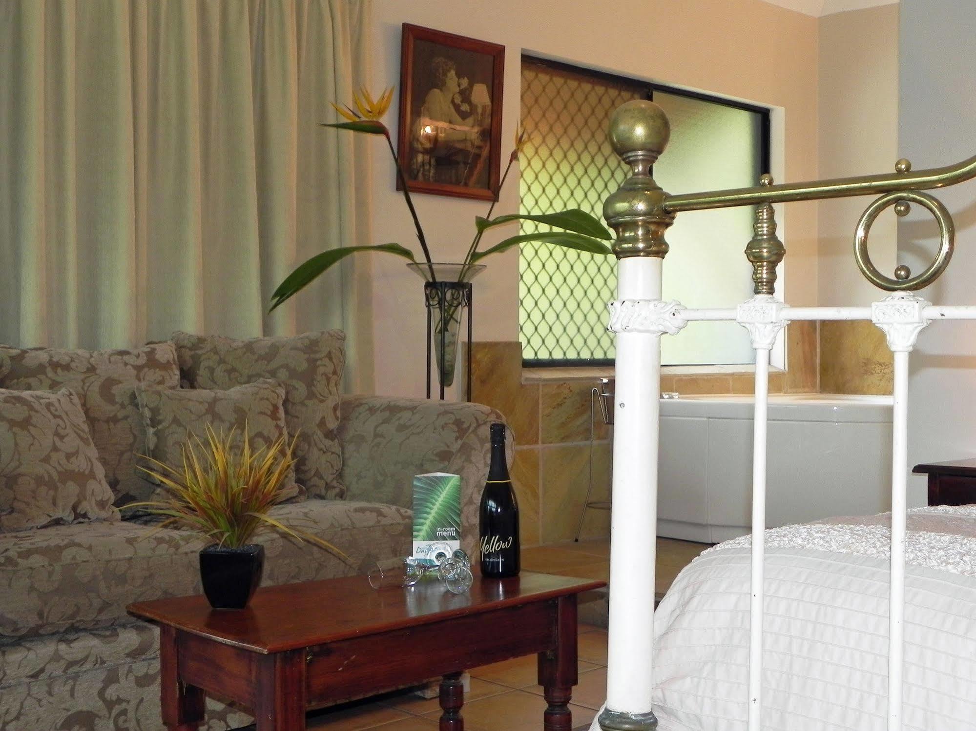 Airlie Waterfront Bed & Breakfast Airlie Beach Exterior foto
